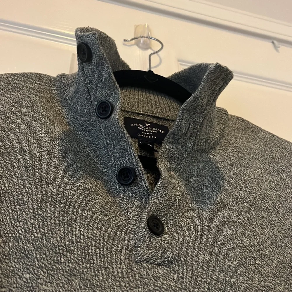 American Eagle 100%‎ cotton Gray collared sweater size Large